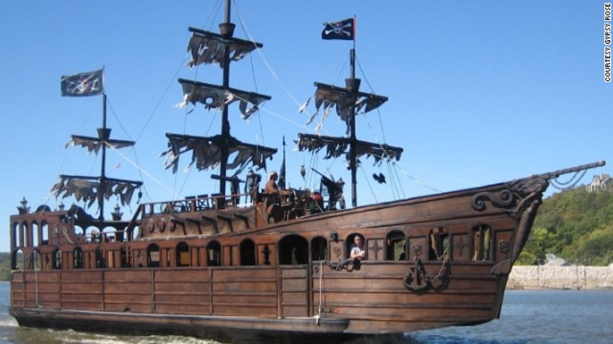 Man builds pirate ship, sells for $80,000 on Craigslist ...