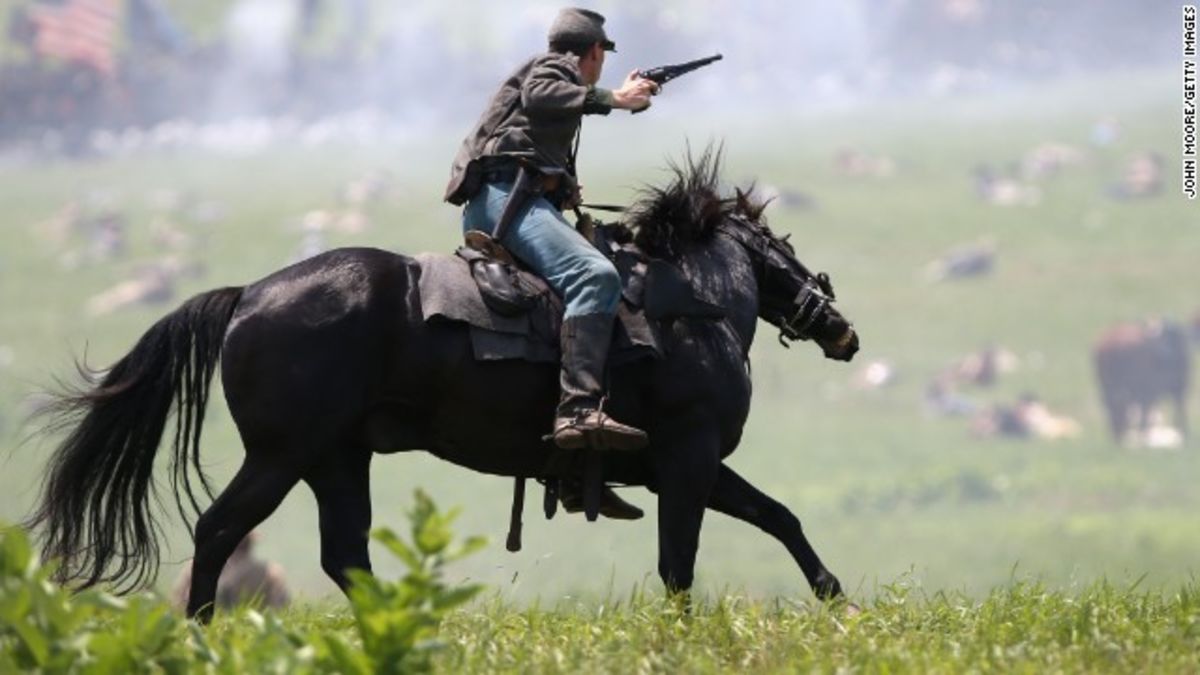 Всадники слушать. Всадник с автоматом. Всадник с ружьем. Всадник с пулеметом. Всадник на палке.