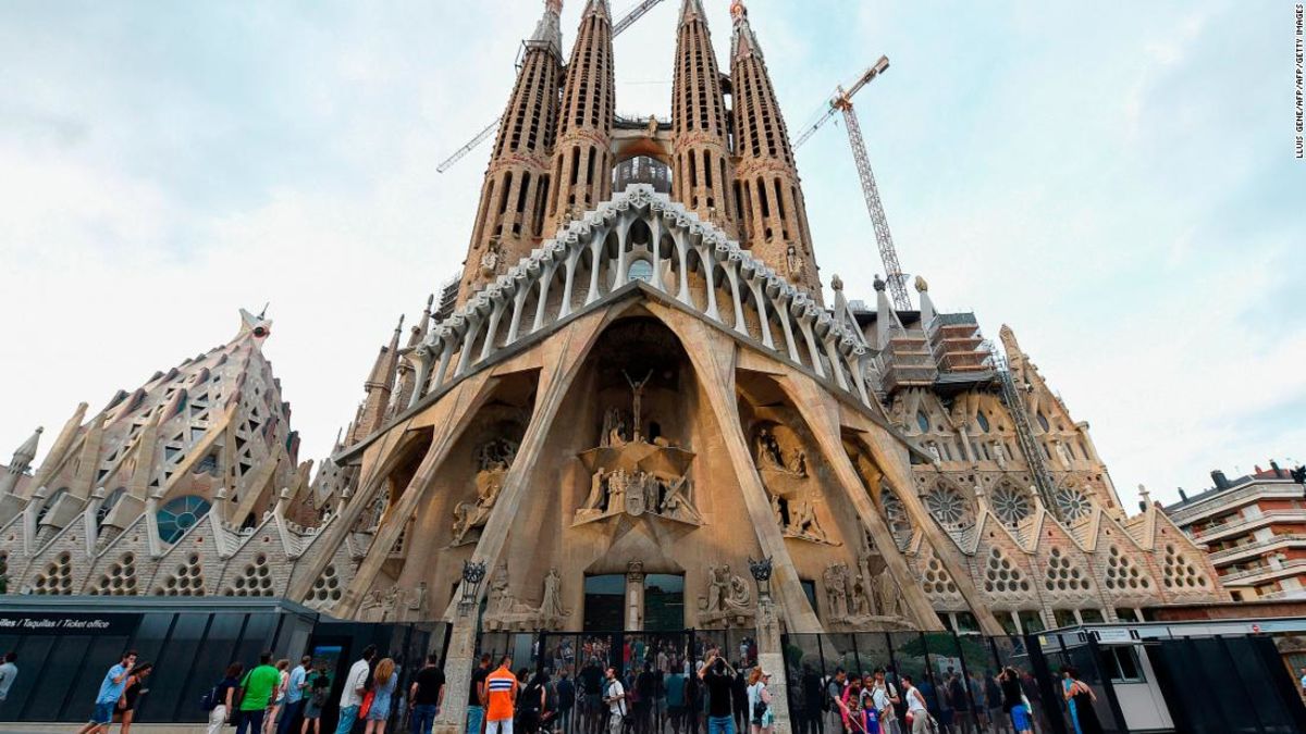 Sagrada Familia gets Barcelona permit, 136 years late