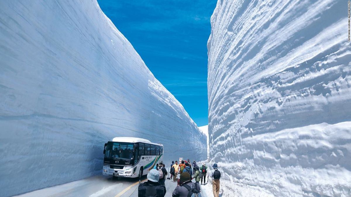 Roof Of Japan Deep Snow Corridor Opens To Visitors Cnn