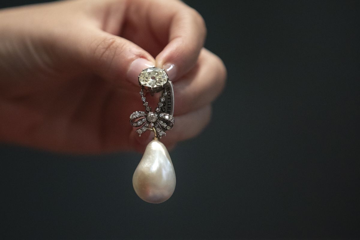 Zawieszka z perłą, biżuteria Marii Antoniny