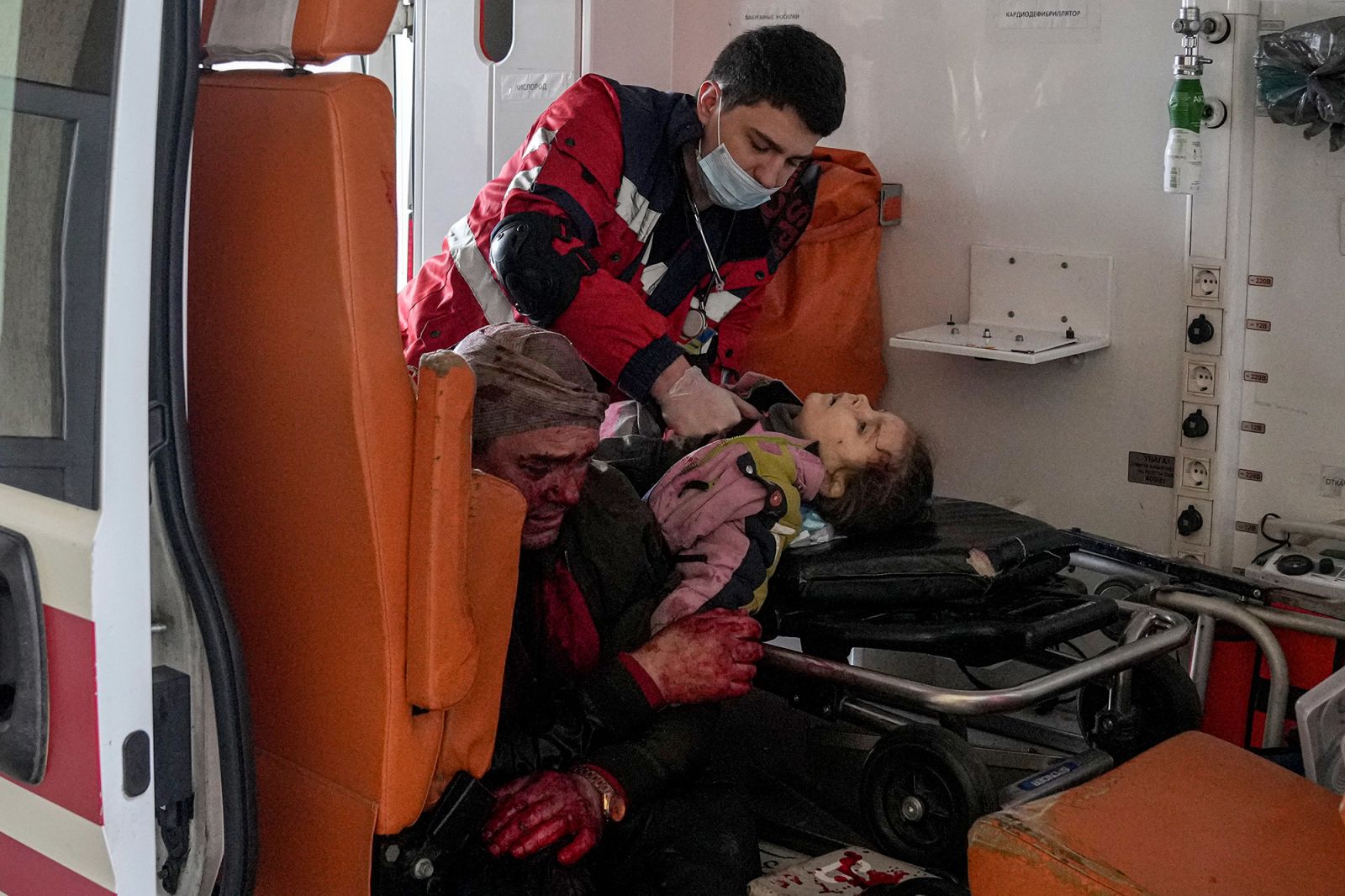 six year old daughter killed by Putin's assault. # Photo by Evgeniy Maloletka at CNN