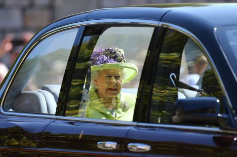 Nữ hoàng Anh Elizabeth II vừa tạ thế ở tuổi 96: Nhìn lại cuộc đời lừng lẫy của bà qua ảnh - Ảnh 43.