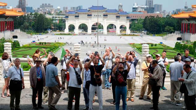 Taipei---tourists---Getty-Images