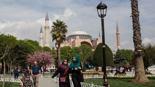 istanbul-tourists---getty