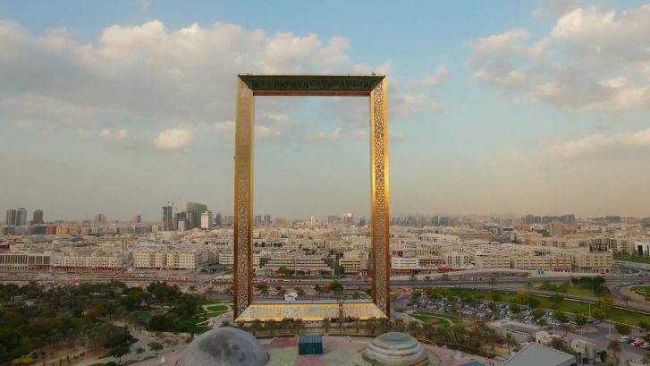 Dubai frame opens_00000000